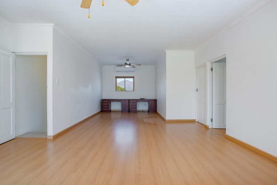 To Let 4 Bedroom Property for Rent in Val De Vie Estate Western Cape